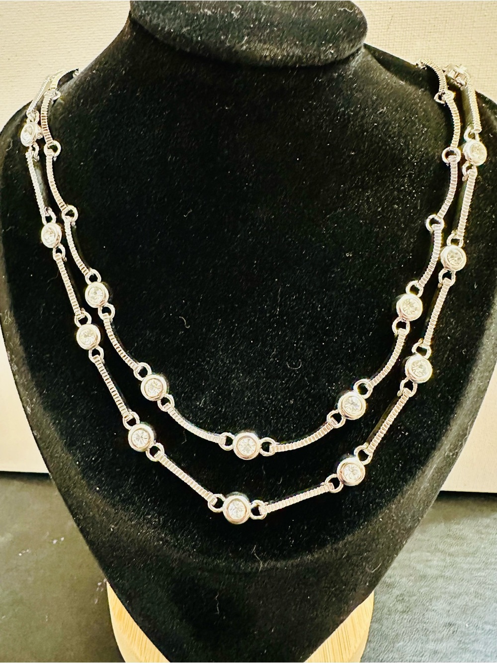 NWT Silver Tone Rhinestone Necklace Bracelet Earrings Jewelry Set